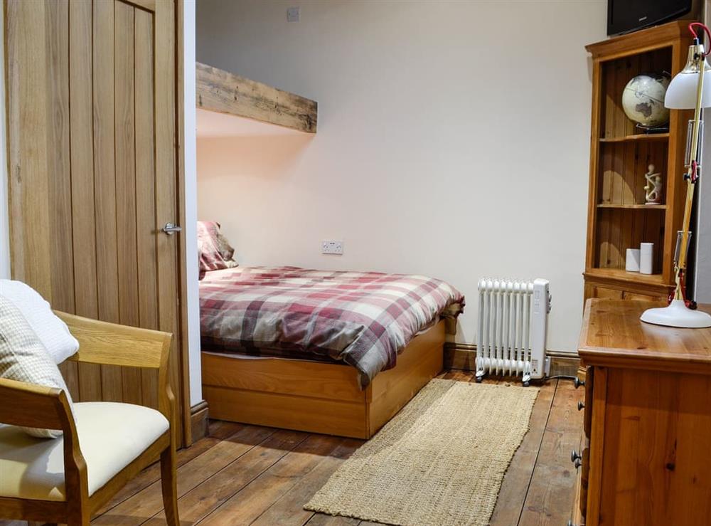 Double bedroom at Grooms Room in Llwydcoed, near Aberdare, Glamorgan, Mid Glamorgan