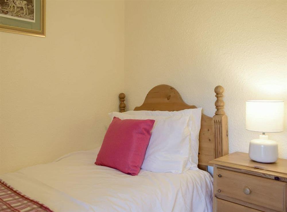 Cosy single bedroom at Groudd Hall Cottage in Cerrigydrudion, near Betws-y-Coed, Clwyd