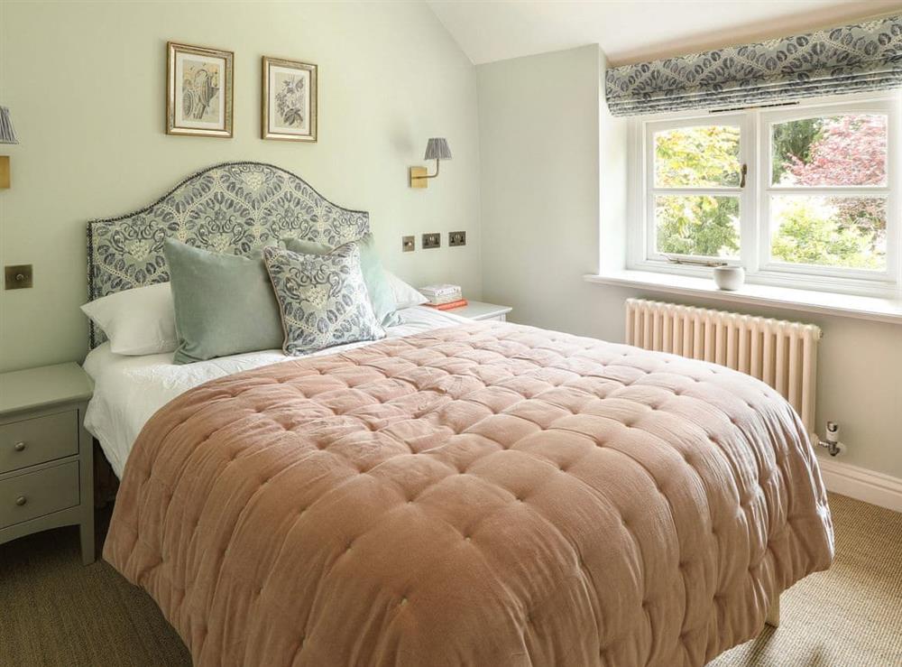 Double bedroom (photo 4) at Grove Cottage in Hazelton, Gloucestershire