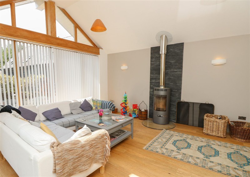 Enjoy the living room (photo 4) at Guildford Farmhouse, Havenstreet near Newport
