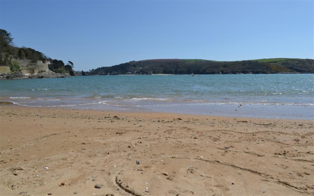 South Sands beach is just a 5 minute drive from the property at Gulls Nest in Salcombe