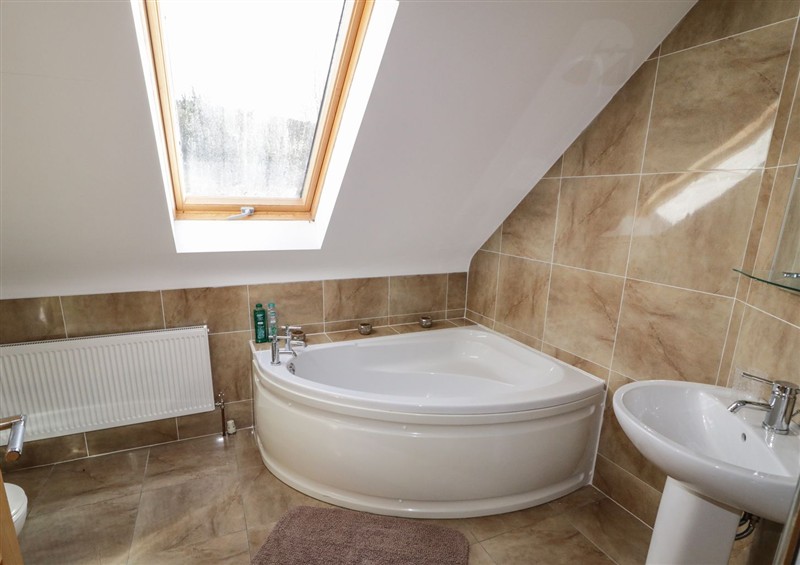 The bathroom at Gunns Cottage, Enniskillen