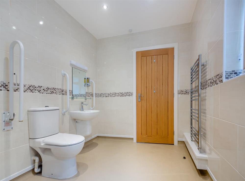 Bathroom (photo 5) at Gwel Yr Haul in Barmouth, Gwynedd