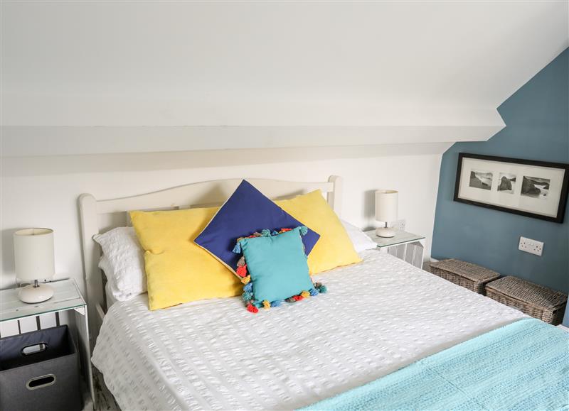 One of the 3 bedrooms at Gweldon Topsail, Borth-y-Gest near Porthmadog
