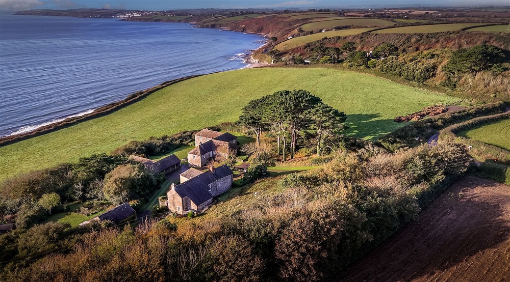 The Gwendra cottages (Gwendra Wartha, Gwendra Granary, Gwendra Dairy Cottage, Mowhay and Hayloft) overlooking the sea, Cornwall at Gwendra Wartha in Truro, Cornwall