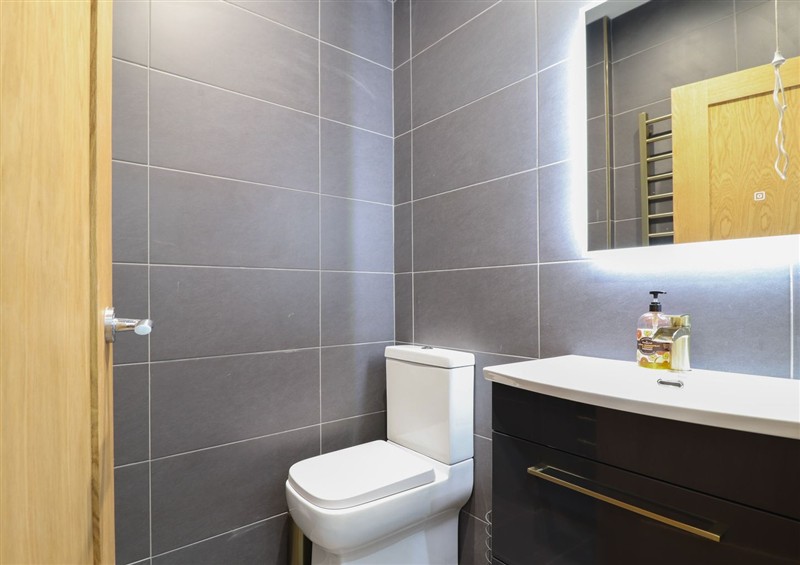 The bathroom (photo 2) at Gwydyr Bach 1, Llanrwst