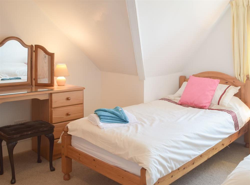 Double bedroom (photo 10) at Gwylan Maisonette in Tenby, Dyfed