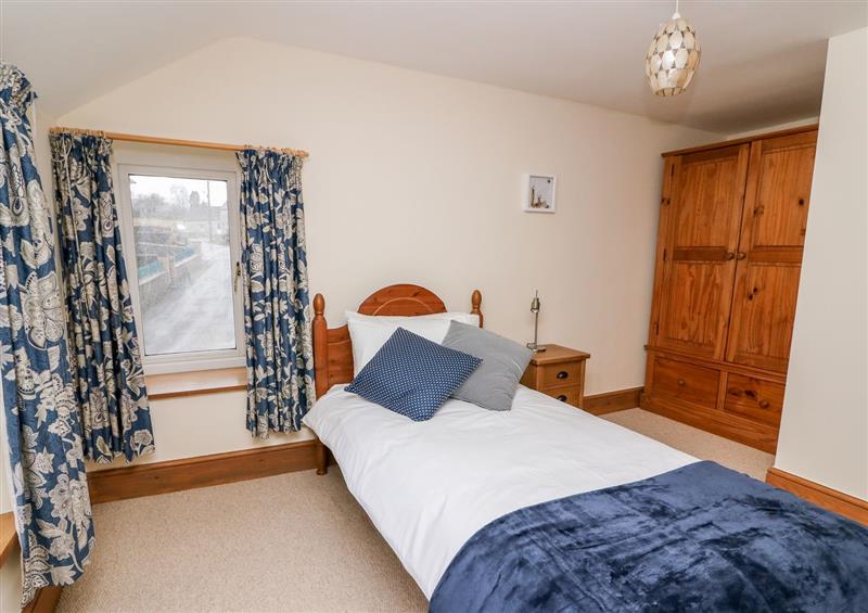 Double bedroom (photo 2) at Gwynfa, Capel Iwan near Newcastle Emlyn, Dyfed