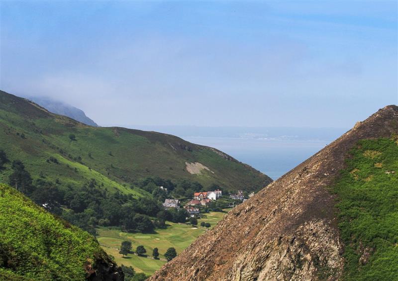 The setting of Haddef Penmaenmawr (photo 4) at Haddef Penmaenmawr, Penmaenmawr