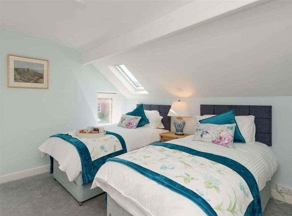 Comfortable twin bedroom at Haddon Villa in Bakewell, Derbyshire