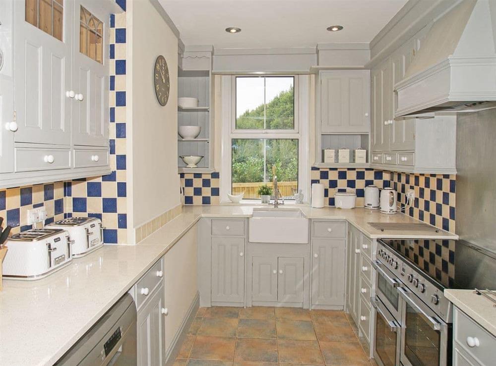 Comprehensively equipped fitted kitchen at Haddon Villa in Bakewell, Derbyshire