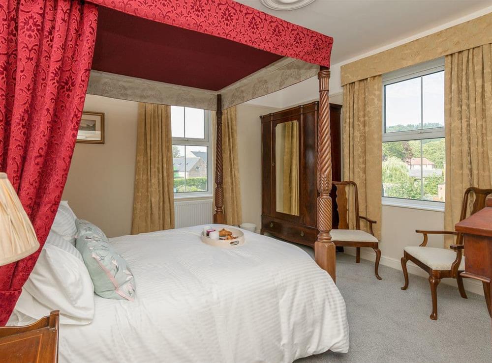 Wonderful four poster bedroom at Haddon Villa in Bakewell, Derbyshire