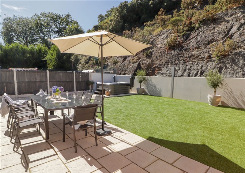 Enjoy the garden (photo 2) at Hafan Y Gof, Cenarth