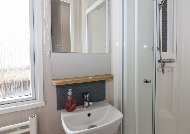 Bathroom at Hafan Y Mor - Haven of the Sea, Aberporth