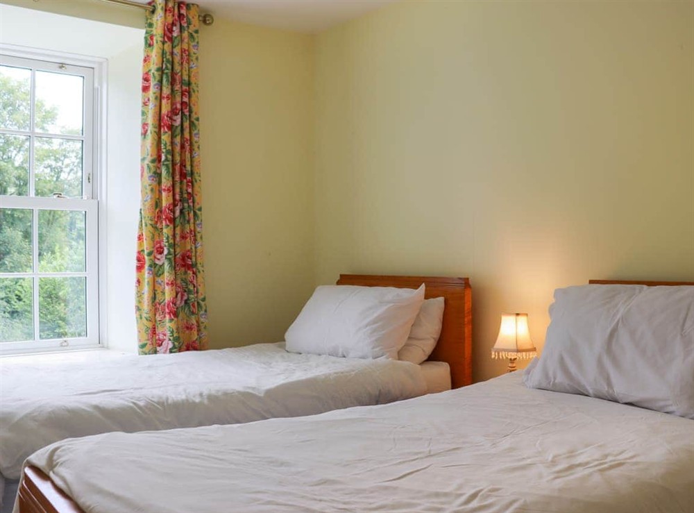 Twin bedroom