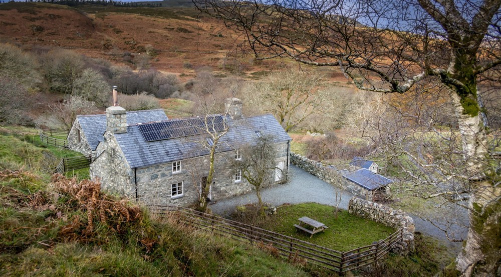 The exterior of Hafod y Fedw, Gwynedd (photo 3) at Hafod Y Fedw in Llanelltyd, Gwynedd