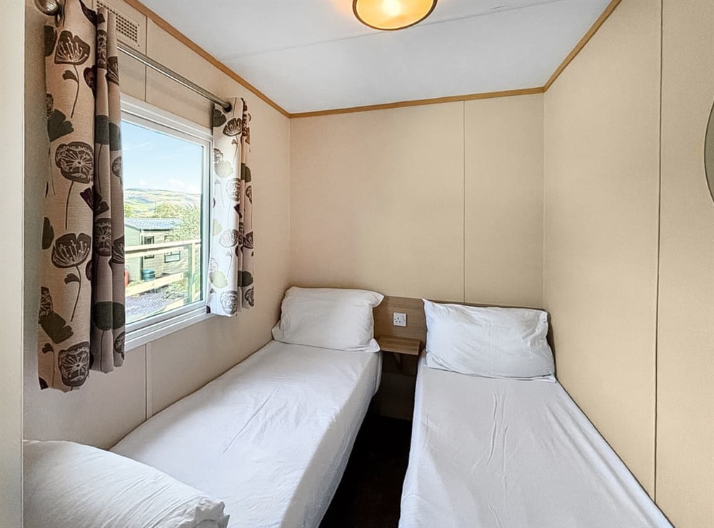 Twin bedroom