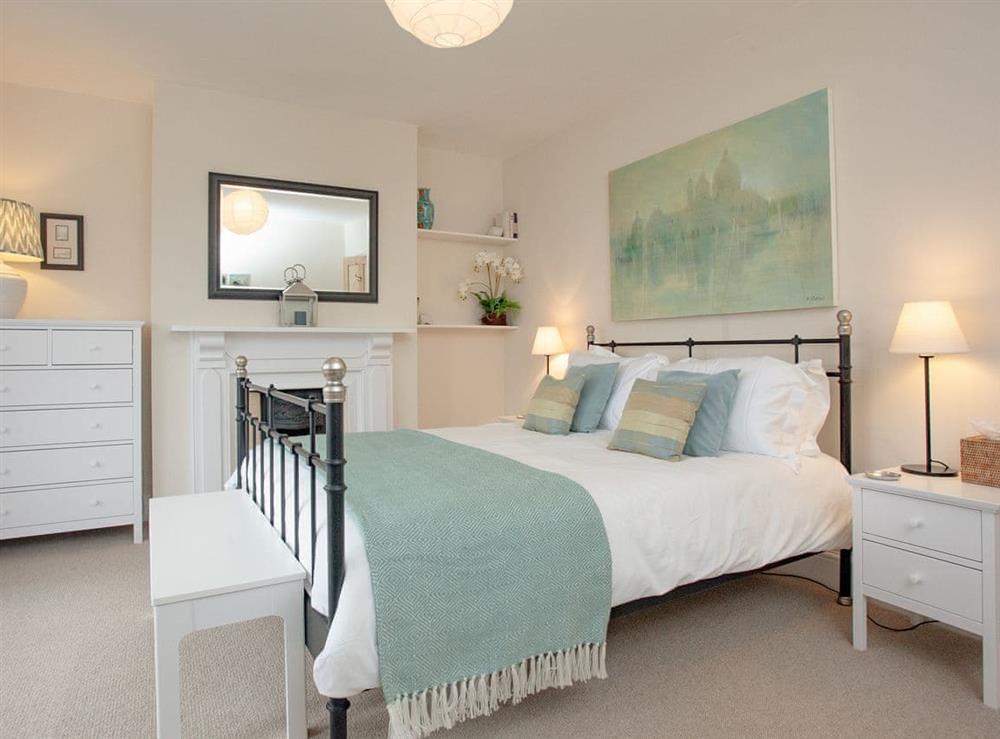 King size bedroom at Haldon View in Lympstone, Devon