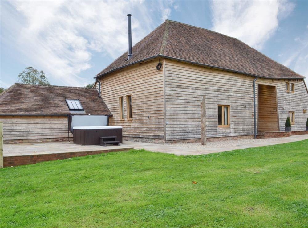 Stunning, 250 year old, restored timber framed listed Sussex barn with hot tub at Hale Barn in Chiddingly, near Hailsham, East Sussex