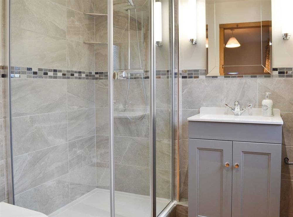 En-suite with shower at Hall Barn in Earl Sterndale, near Buxton, Derbyshire