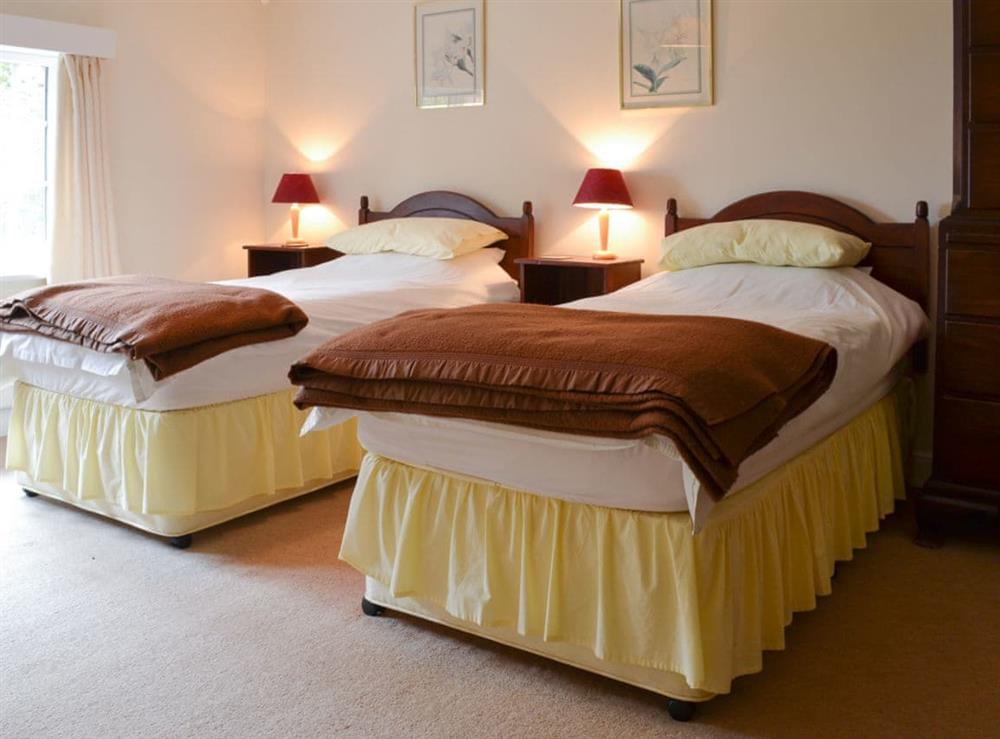 Charming twin bedded room at Hall Cottage in Gresham, near Sheringham, Norfolk