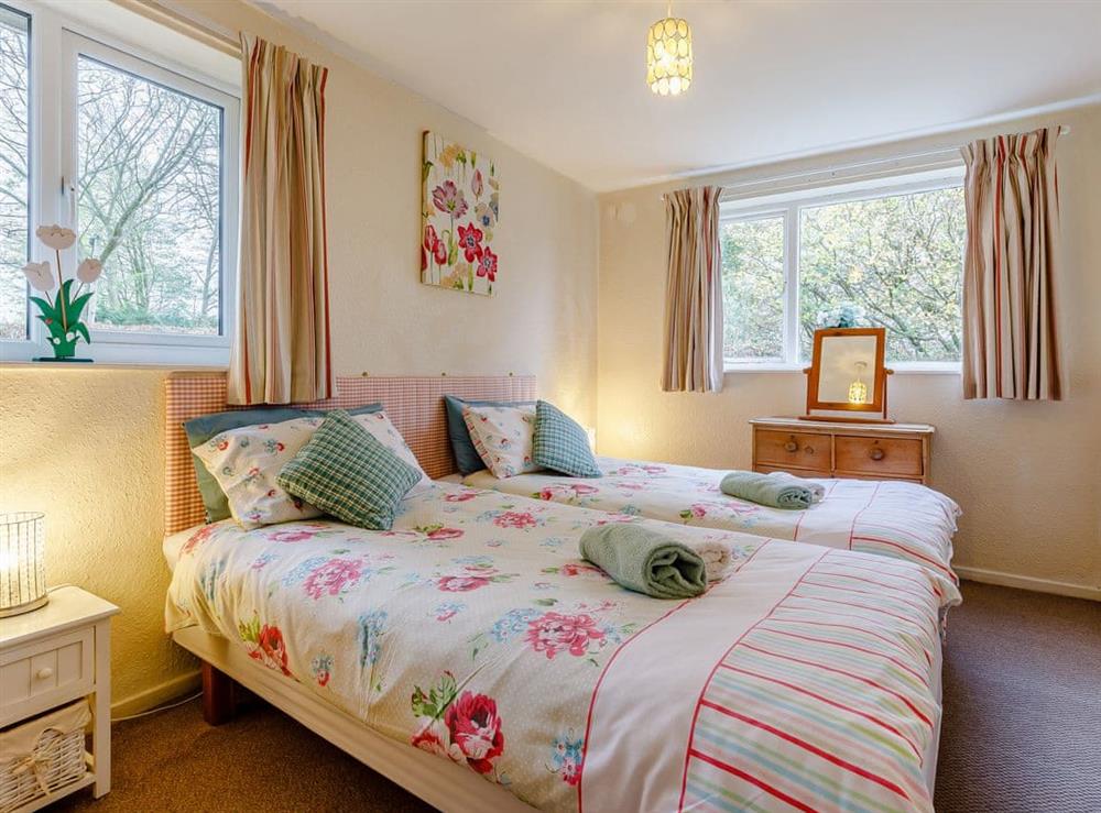 Twin bedroom at Hall Farm Bungalow in Shirley, Ashbourne, Derbyshire