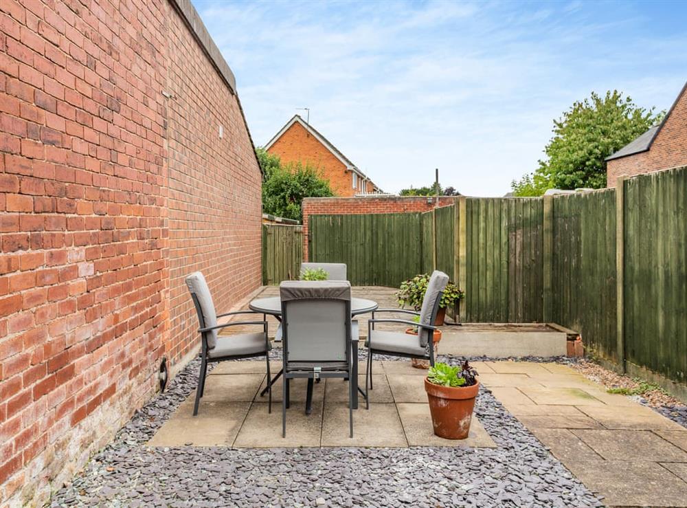 Sitting-out-area at Hall View Cottage in Rawcliffe, near Goole, North Humberside