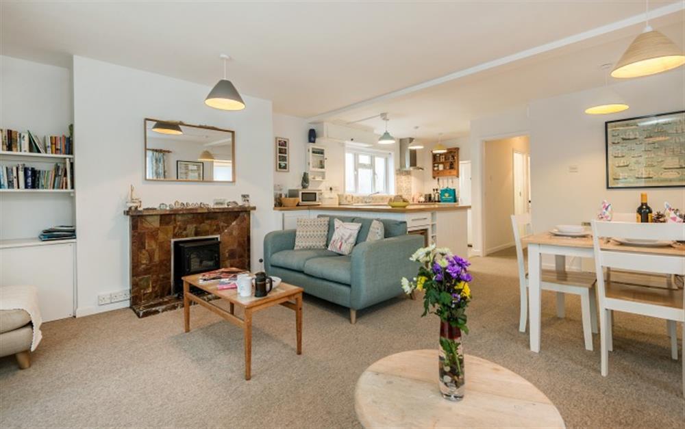 The open planned lounge, dining area & kitchen is very spacious making it suitable for a anyone with a disability.  at Halliards in Helford Passage