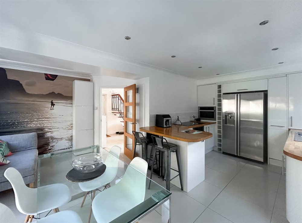 Kitchen/diner (photo 3) at Hamble Haven in Sarisbury Green, Southampton, Hampshire