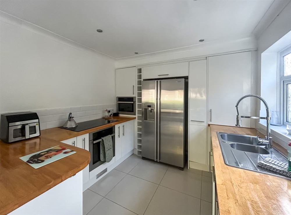 Kitchen/diner (photo 4) at Hamble Haven in Sarisbury Green, Southampton, Hampshire