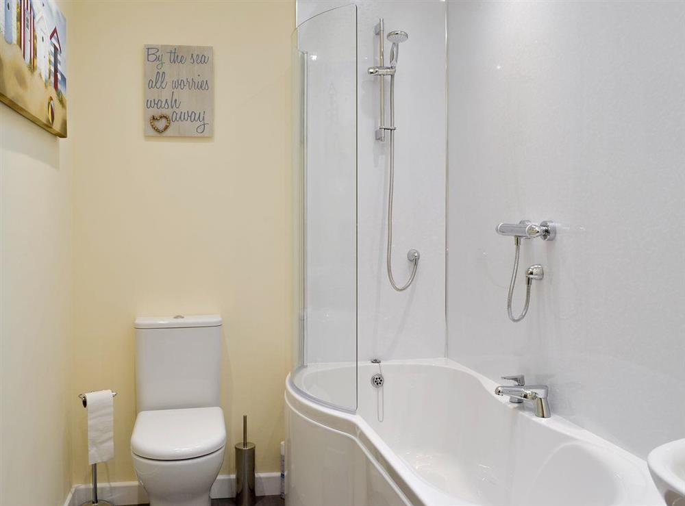 Family bathroom with shower over bath at Hameish Holiday Cottage in Kirkcudbright, Dumfries & Galloway, Kirkcudbrightshire