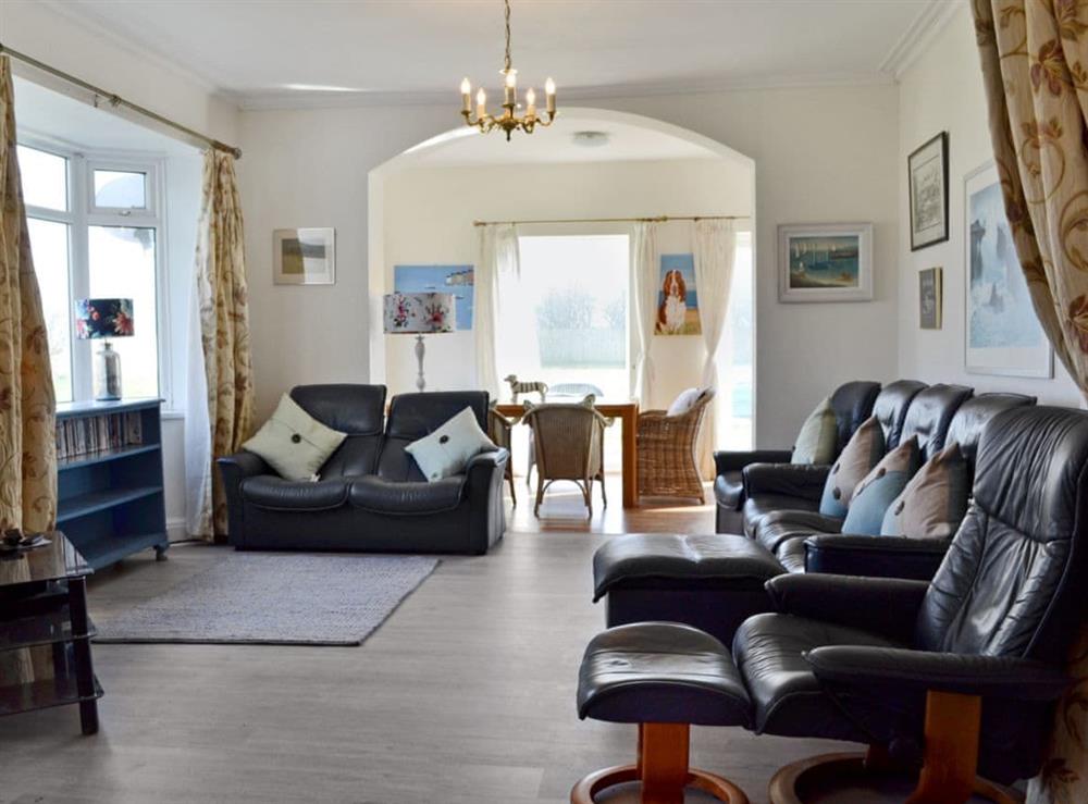 Charming ground floor living room at Hamilton Lodge in Barmston, near Bridlington, North Humberside