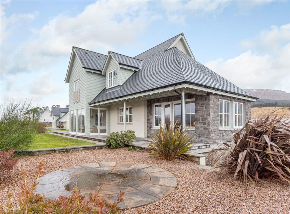 Delightful detached holiday home at Hamnavoe in Kinlocheil, near Fort William, Inverness-Shire