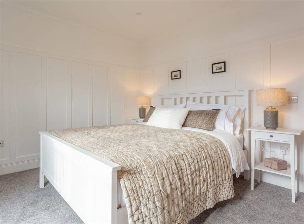 Stylish double bedroom at Hamnavoe in Kinlocheil, near Fort William, Inverness-Shire