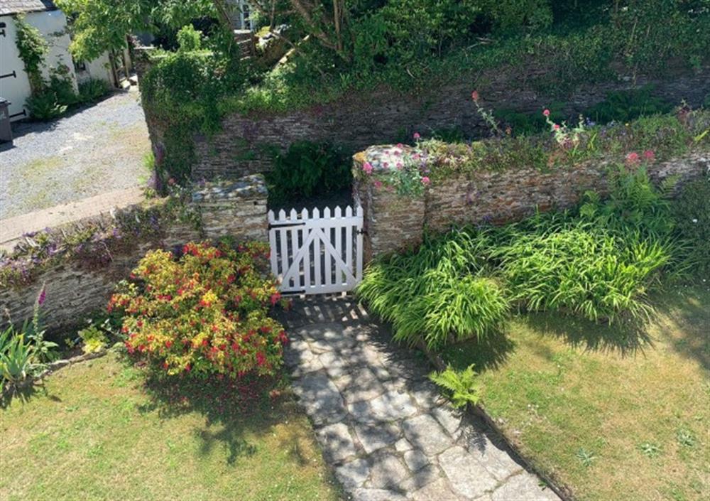The front garden at Hansel Cottage in Slapton