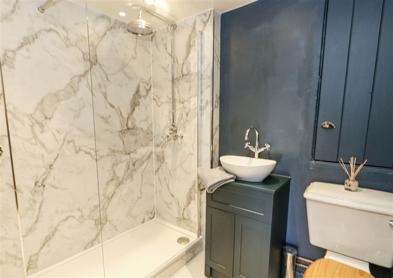 Bathroom at Happiness Cottage, Piddlehinton