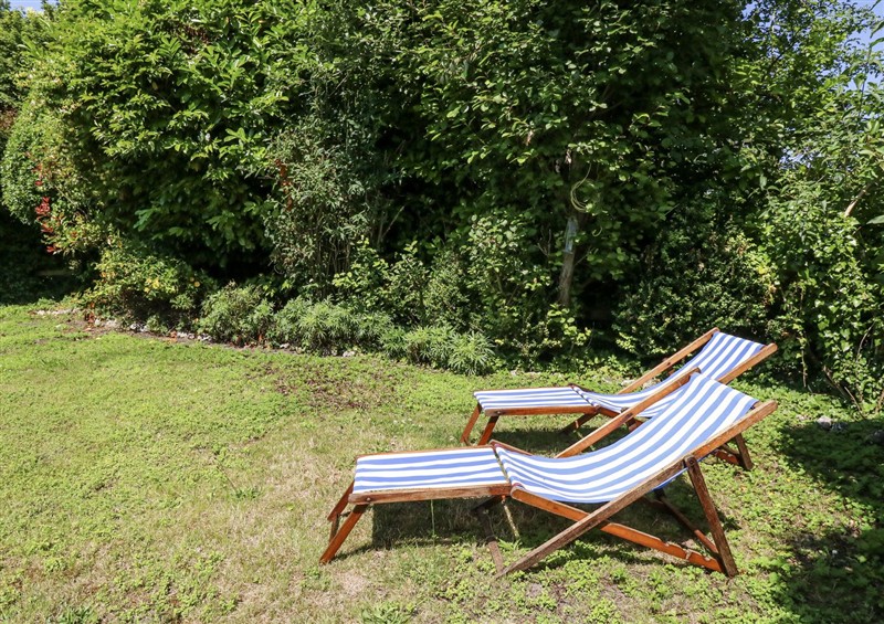 Enjoy the garden at Happiness Cottage, Piddlehinton