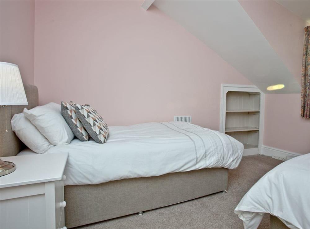 Attractive twin bedroom at Happy Place in Brixham, Devon