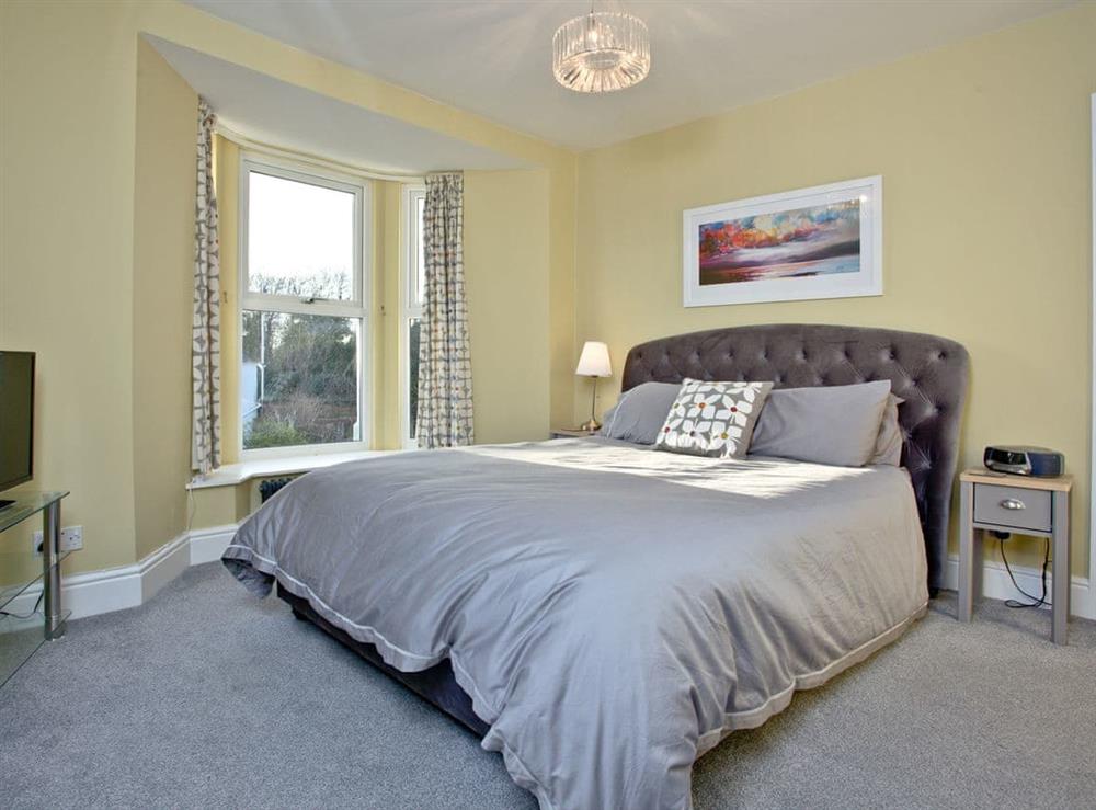 Relaxing double bedroom at Happy Place in Brixham, Devon