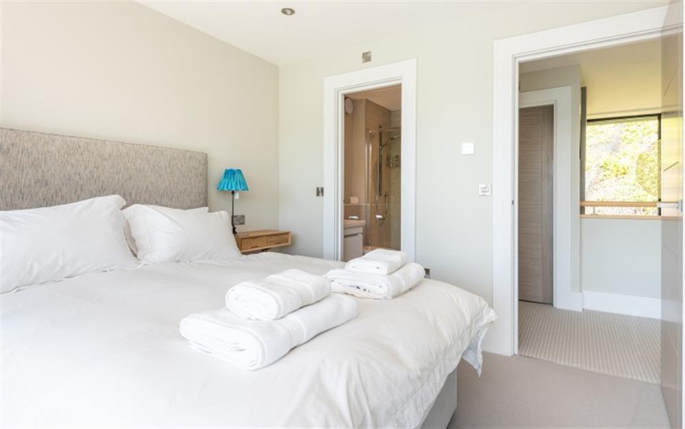 Master bedroom with en suite  at Harbour Edge in Newton Ferrers