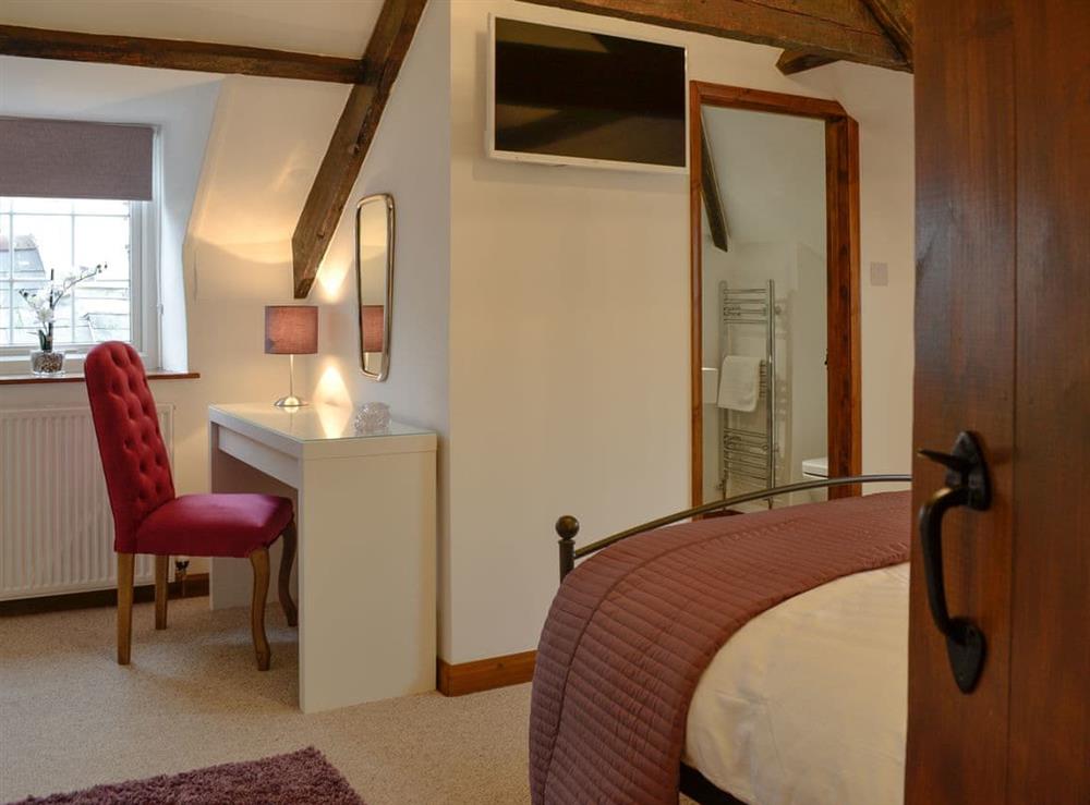 Double bedroom with en-suite (photo 3) at Harbour Hideaway in Ilfracombe, Devon