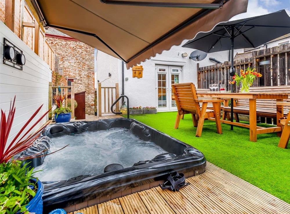Hot tub at Harbour Hideaway in Ilfracombe, Devon