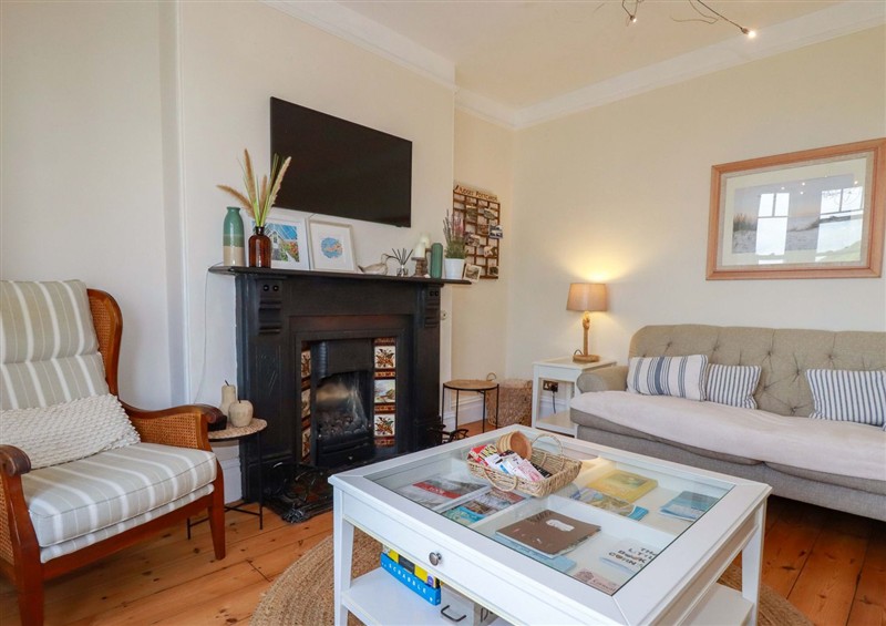 The living room at Harbour House, Looe