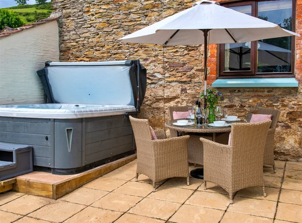 Hot tub at Harbour House in Nutcombe Hill, Devon
