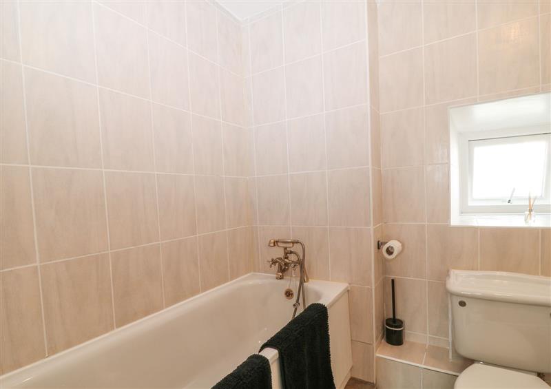 The bathroom (photo 2) at Harbour Lodge, Teignmouth