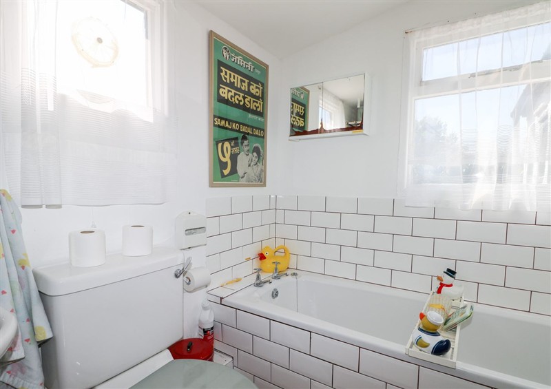 Bathroom at Harbour Road Quirky Beach Railway Carriages, Pagham