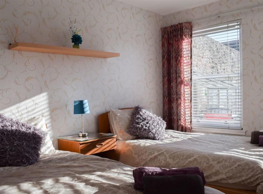 Attractive twin bedded room at Harbour View House in Cellardyke, near Anstruther, Fife