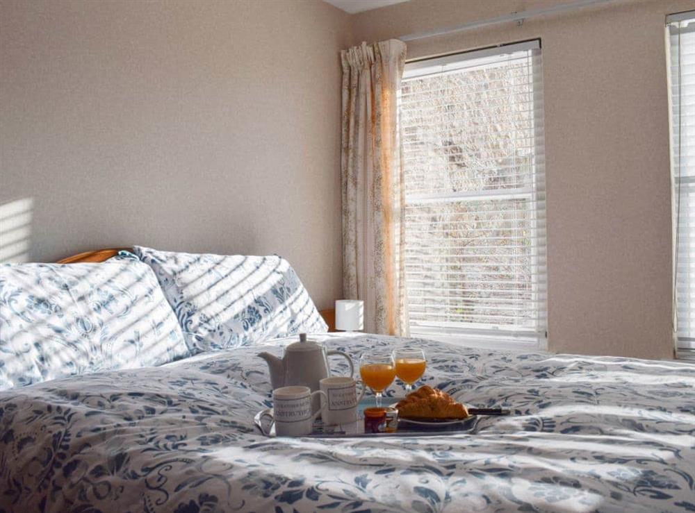 Delightful sunny double bedroom at Harbour View House in Cellardyke, near Anstruther, Fife