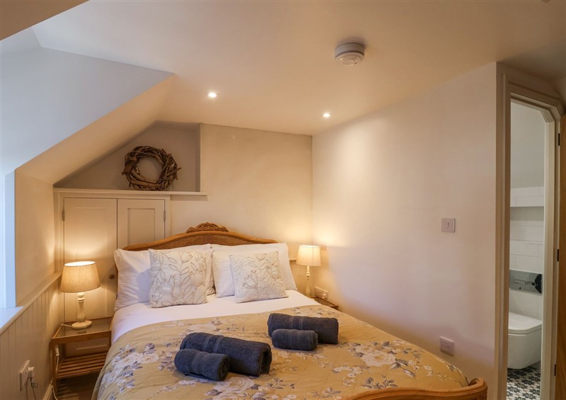 A bedroom in Harbour View (photo 2) at Harbour View, Polperro