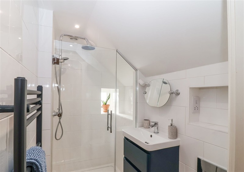 This is the bathroom at Harbour View, Polperro